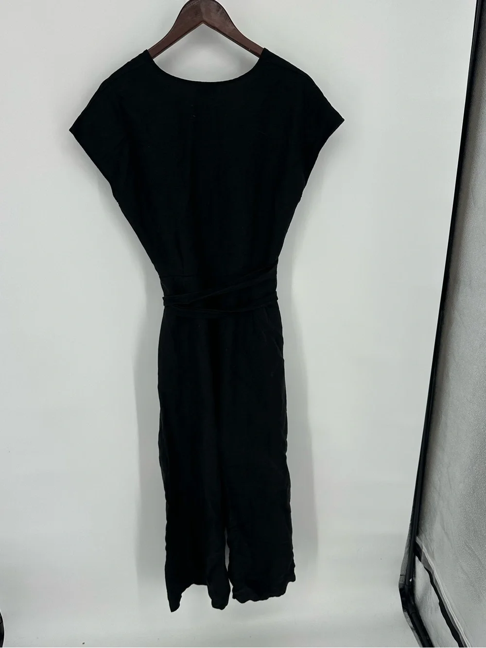 Aritzia Wilfred Brax Jumpsuit Black Size 8 Crop Linen Wrap Vacation Party Cutout